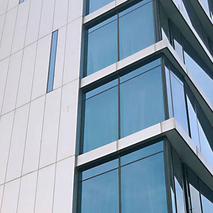 健身房休閑區桌椅設計：提供放松與休憩的舒適空間